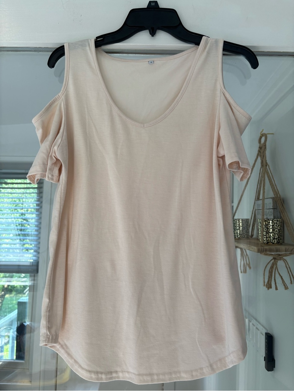 Women's Cold-Shoulder Scoop Neck Top in Light Blush‎